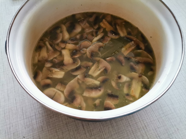 Mliečna šampiňónová polievka (fotorecept) - obrázok 2