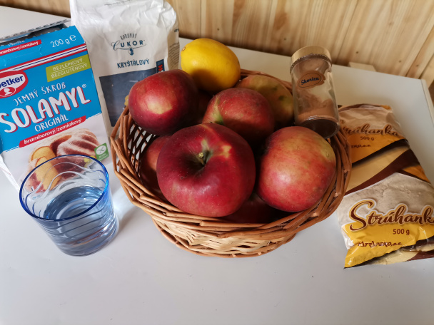 Strúhaný jablkový koláč s bielkovou penou (fotorecept) - obrázok 3