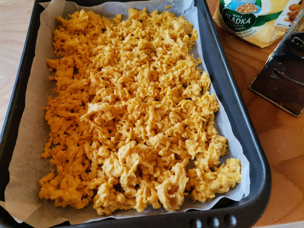 Strúhaný jablkový koláč s bielkovou penou (fotorecept) - obrázok 6