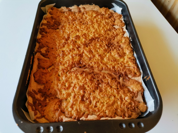 Strúhaný jablkový koláč s bielkovou penou (fotorecept) - obrázok 12