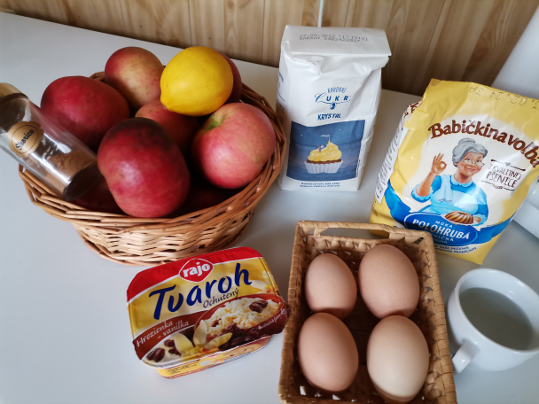 Obrátený jablkový zákusok s citrónovým krémom (fotorecept) - obrázok 1