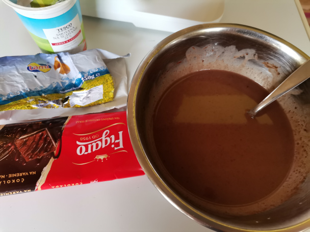 Roláda s mascarpone a gaštanovým pyré (fotorecept) - obrázok 1