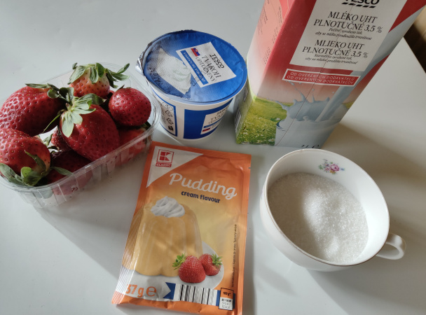 Linecký koláč s tvarohovou plnkou a jahodami (fotorecept) - obrázok 3