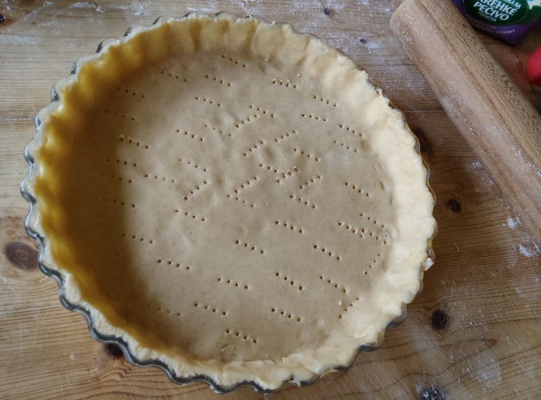 Linecký koláč s tvarohovou plnkou a jahodami (fotorecept) - obrázok 5