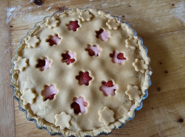 Linecký koláč s tvarohovou plnkou a jahodami (fotorecept) - obrázok 9