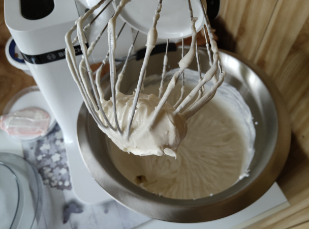 Jablkový zákusok s mascarpone a tvarohom (fotorecept) - obrázok 9