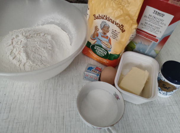 Dukátové buchtičky s vanilkovým pudingom (fotorecept) - obrázok 1