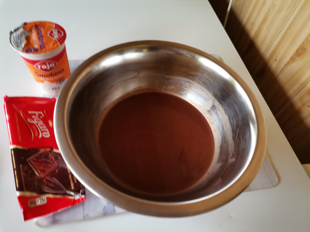 Makrónky plnené čokoládovou plnkou (fotorecept) - obrázok 6