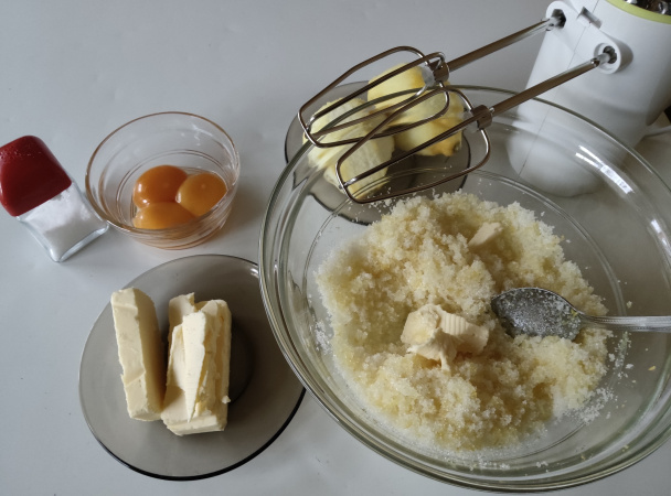 Linecké koláčiky s citrónovou plnkou lemon curd (fotorecept) - obrázok 2