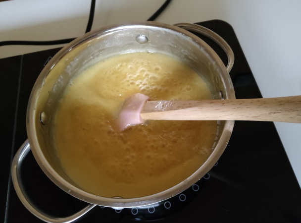 Linecké koláčiky s citrónovou plnkou lemon curd (fotorecept) - obrázok 4