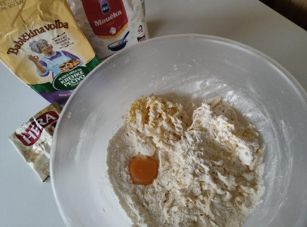 Linecké koláčiky s citrónovou plnkou lemon curd (fotorecept) - obrázok 6