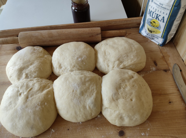 Lekvárové a salámove rožky (fotorecept) - obrázok 3