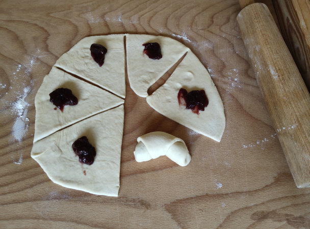 Lekvárové a salámove rožky (fotorecept) - obrázok 4