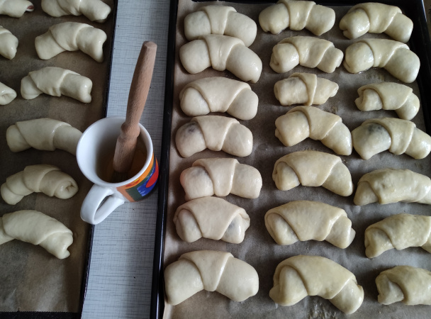 Lekvárové a salámove rožky (fotorecept) - obrázok 7