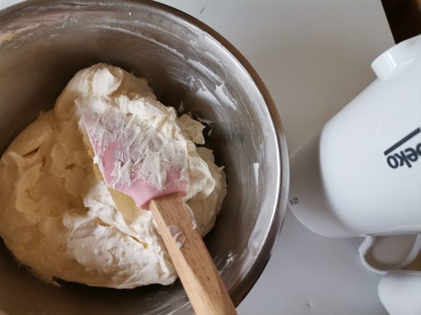 Orechové makrónky plnené mascarpone a bielou čokoládou (fotorecept)  - obrázok 7