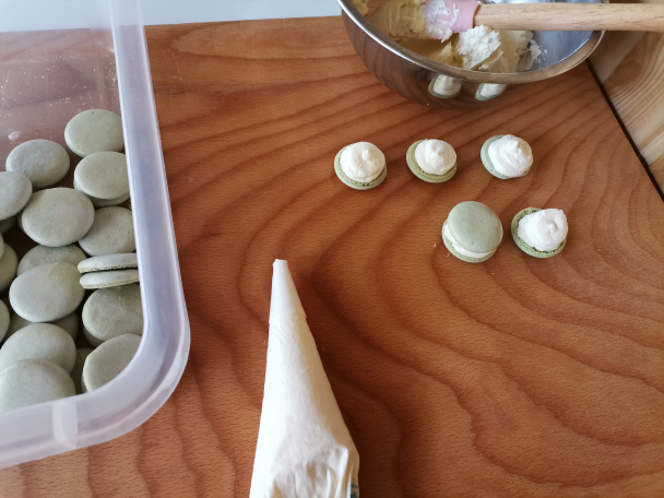 Orechové makrónky plnené mascarpone a bielou čokoládou (fotorecept)  - obrázok 8