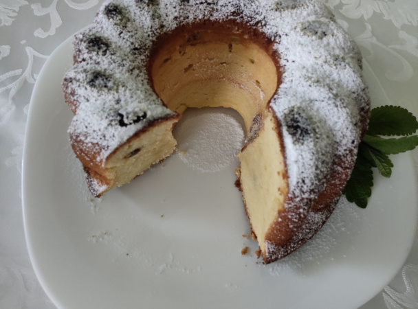 Bábovka s tvarohom a hrozienkami (fotorecept) - obrázok 7