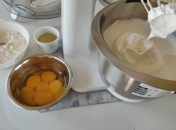 Jahodový tunel s tvarohom a mascarpone (fotorecept) - obrázok 2