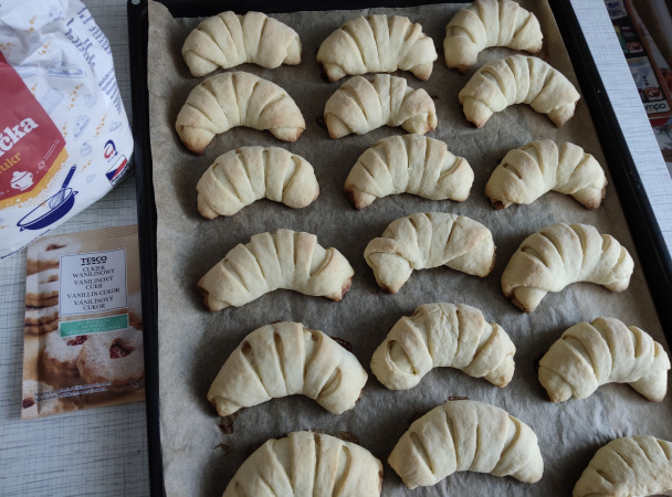 Krehké jablkové rožky (fotorecept) - obrázok 6