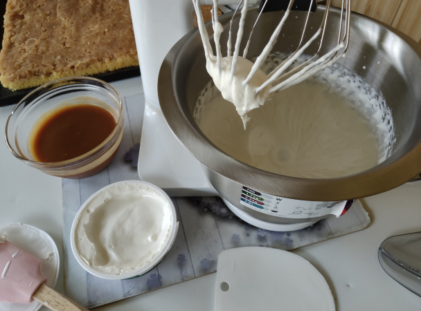 Obrátený jablkový zákusok s karamelom (fotorecept) - obrázok 8