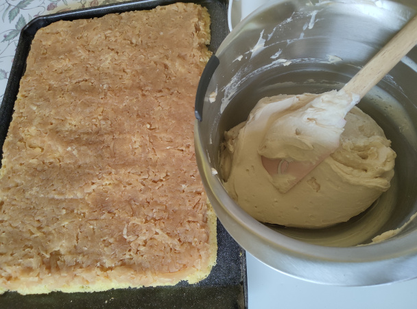 Obrátený jablkový zákusok s karamelom (fotorecept) - obrázok 9