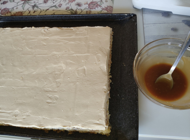 Obrátený jablkový zákusok s karamelom (fotorecept) - obrázok 10