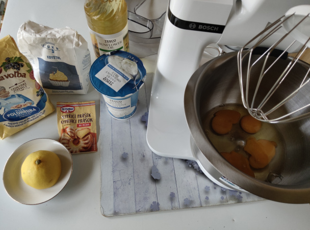 Jogurtové rezy s citrónovou polevou (fotorecept) - obrázok 1