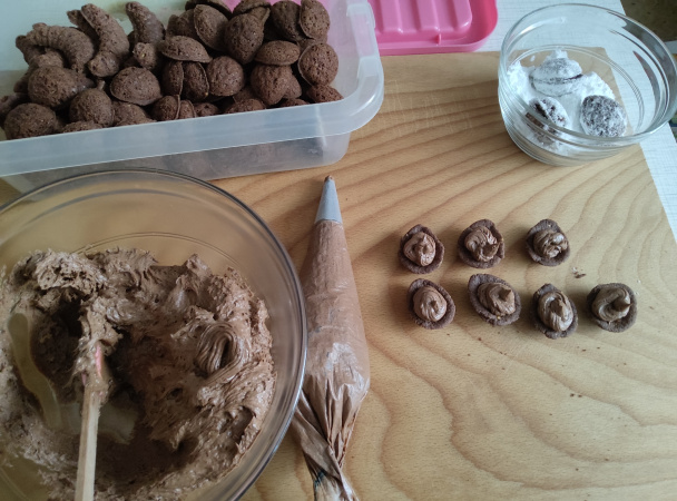 Plnené orechy z tmavého orechového cesta (fotorecept) - obrázok 7