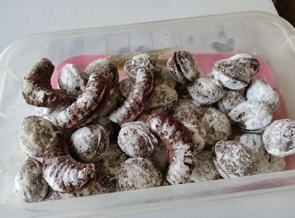 Plnené orechy z tmavého orechového cesta (fotorecept) - obrázok 8