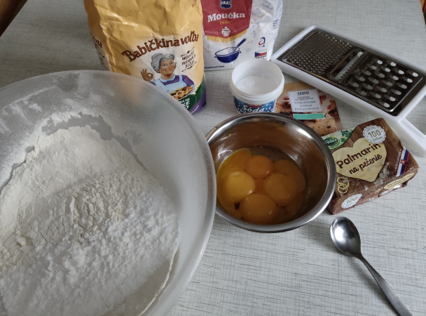 Jablkový koláč so smotanovou plnkou (fotorecept) - obrázok 1