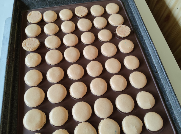 Jednoduché makrónky so slaným karamelom (fotorecept) - obrázok 5