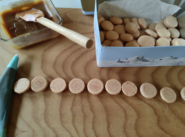 Jednoduché makrónky so slaným karamelom (fotorecept) - obrázok 8