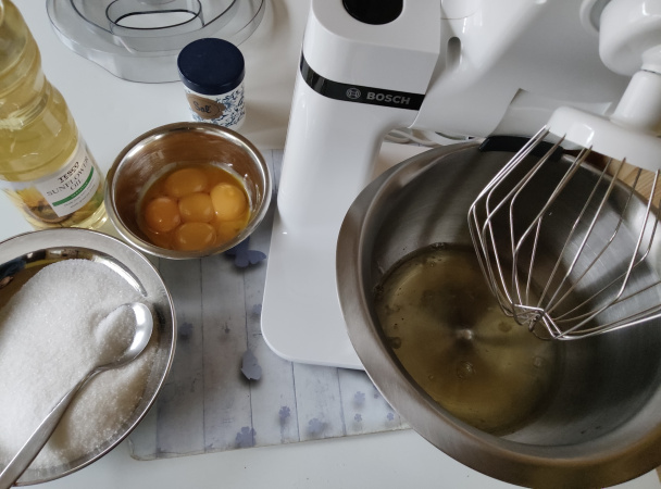 Torta pre Danielka s mangovým želé (fotorecept) - obrázok 1