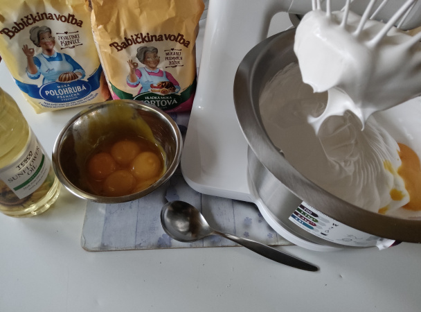 Torta pre Danielka s mangovým želé (fotorecept) - obrázok 2