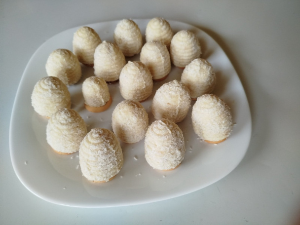 Kokosové úliky plnené čokoládovou nátierkou (fotorecept) - obrázok 5