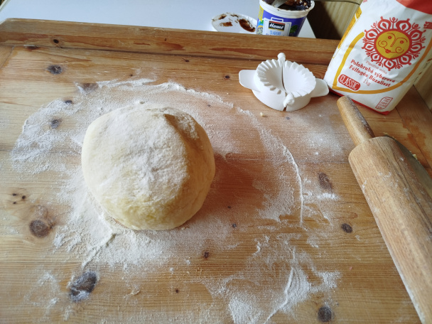 Pirohy zo zemiakového cesta plnené slivkovým lekvárom (fotorecept) - obrázok 2