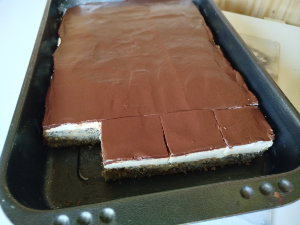 Makovo-jablkové rezy s pudingovým krémom (fotorecept) - obrázok 8