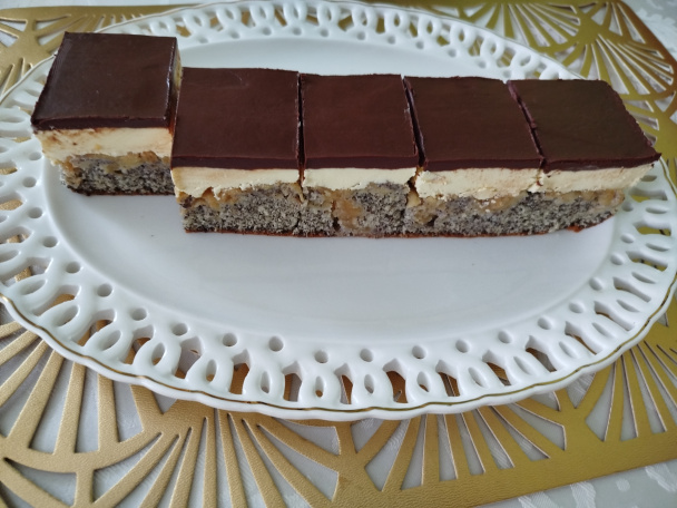 Makovo-jablkové rezy s pudingovým krémom (fotorecept) - obrázok 9