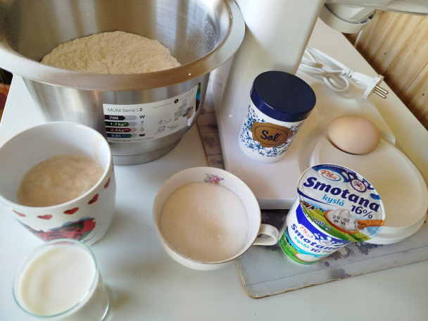 Langoše s kyslou smotanou (fotorecept) - obrázok 1