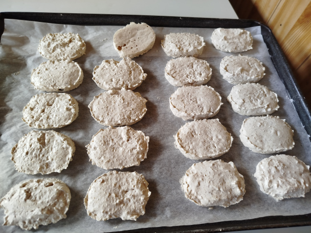 Laskonky plnené kávovým krémom (fotorecept) - obrázok 3