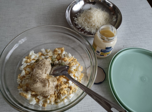 Vajíčkový šalát z čias socializmu (fotorecept) - obrázok 4