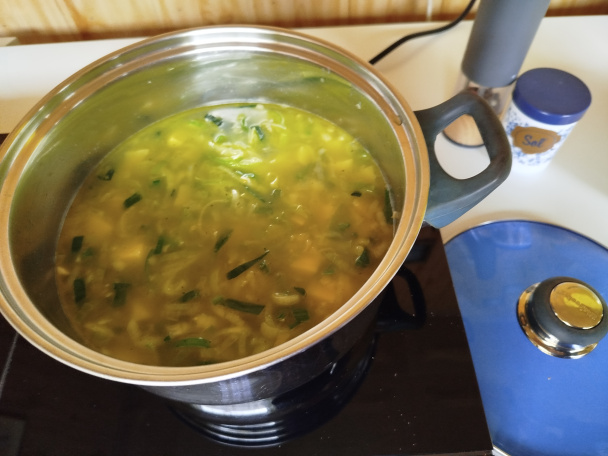 Jemná krémová pórová polievka s krutónmi (fotorecept) - obrázok 3