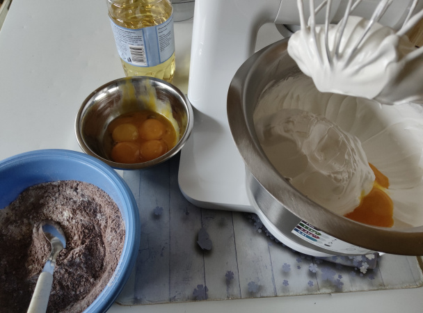 Ovocná torta s čokoládovou a mascarpone plnkou (fotorecept) - obrázok 2
