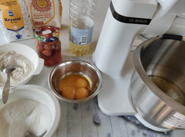 Ovocná torta s jahodovým krémom a so želé (fotorecept) - obrázok 3