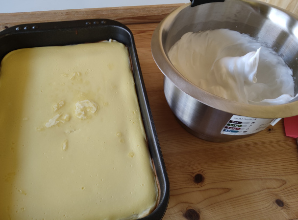 Tvarohový zákusok z lístkového cesta s penou (fotorecept) - obrázok 4