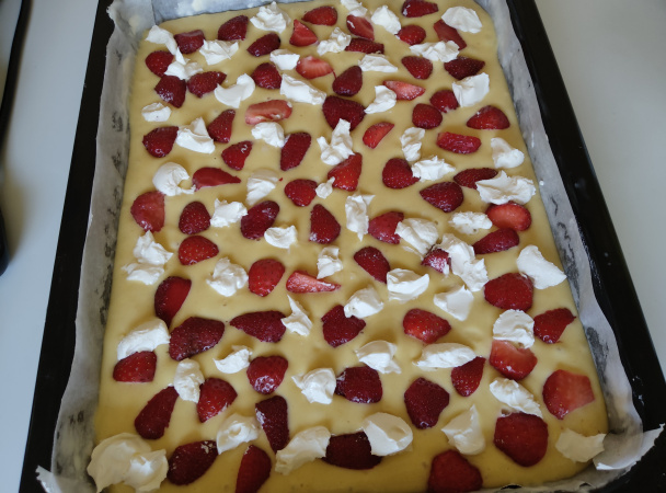 Jahodová bublanina s mascarpone (fotorecept) - obrázok 4