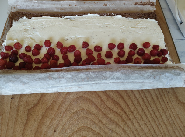 Roláda z BB pudingu s malinami (fotorecept) - obrázok 5