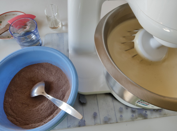 Tortové rezy s čokoládovou plnkou (fotorecept) - obrázok 5