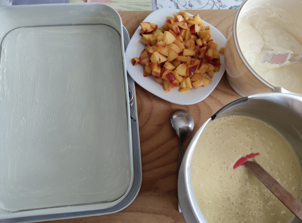 Hrnčekový koláč s kyslou smotanou a ovocím (fotorecept) - obrázok 4