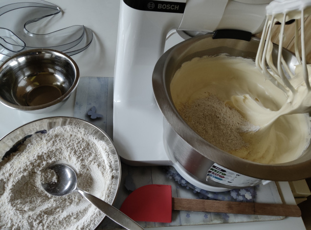 Mandľové rezy s kávovým mascarpone a bielou čokoládou (fotorecept) - obrázok 3